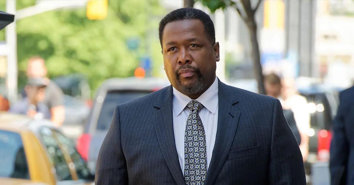 Robert Zane walking outside in 'Suits'