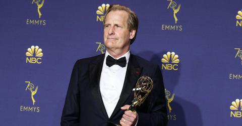 Jeff Daniels holding an Emmy in 2018.