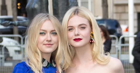 (l-r): Dakota and Elle Fanning