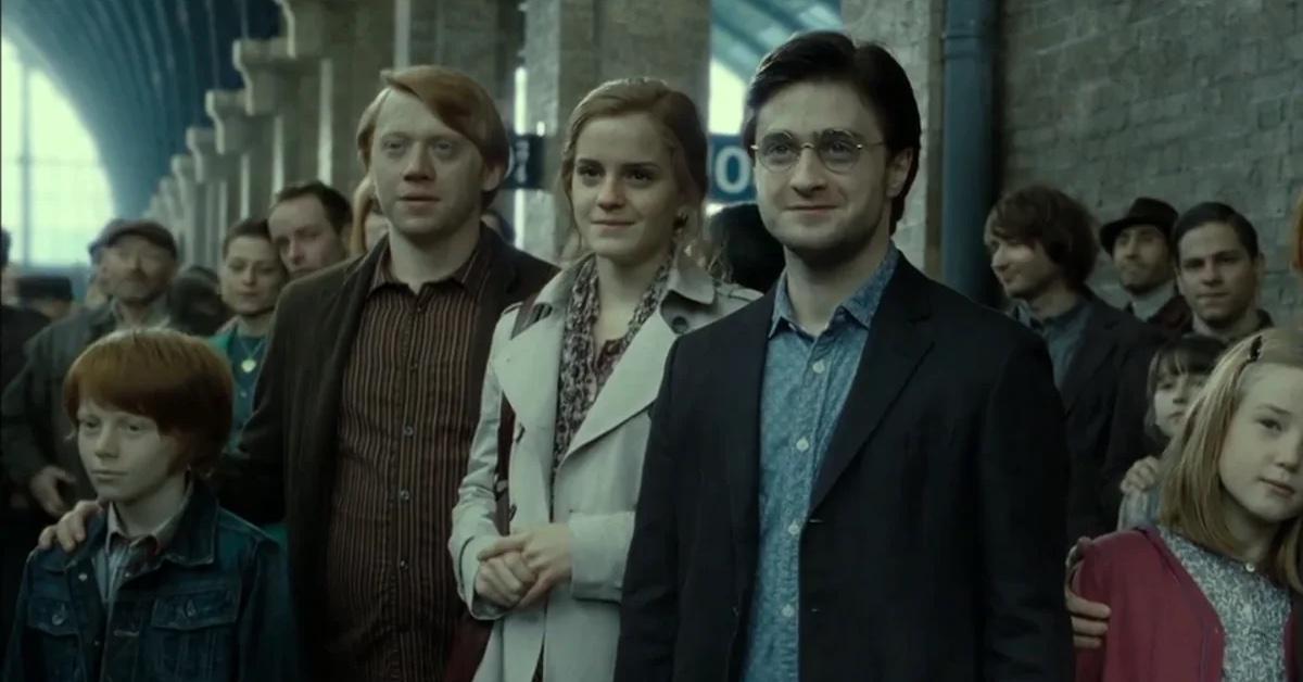 Rupert Grint, Emma Watson, Daniel Radcliffe in age makeup in 'Harry Potter and the Deathly Hallows, Pt. 2'