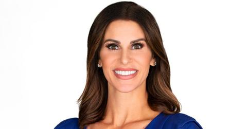 Stephanie Simmons headshot for KHOU.