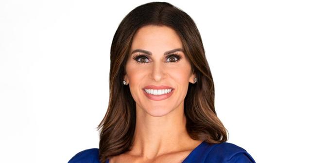 Stephanie Simmons headshot for KHOU.