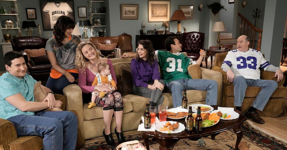 (l-r): SAM LERNER, HAYLEY ORRANTIA, AJ MICHALKA, BETH TRIFFON, TROY GENTILE, DAVID KOECHNER on Season 10 of 'The Goldbergs'