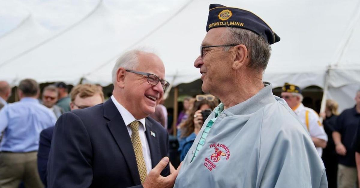 Tim Walz talks to veterans