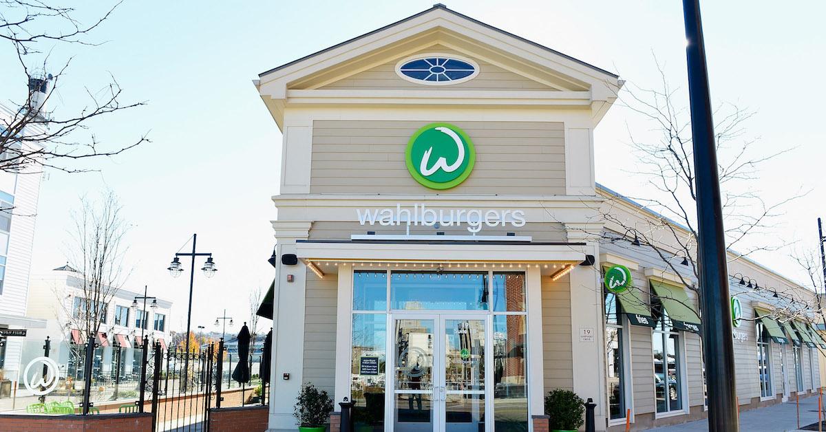 wahlburgers location