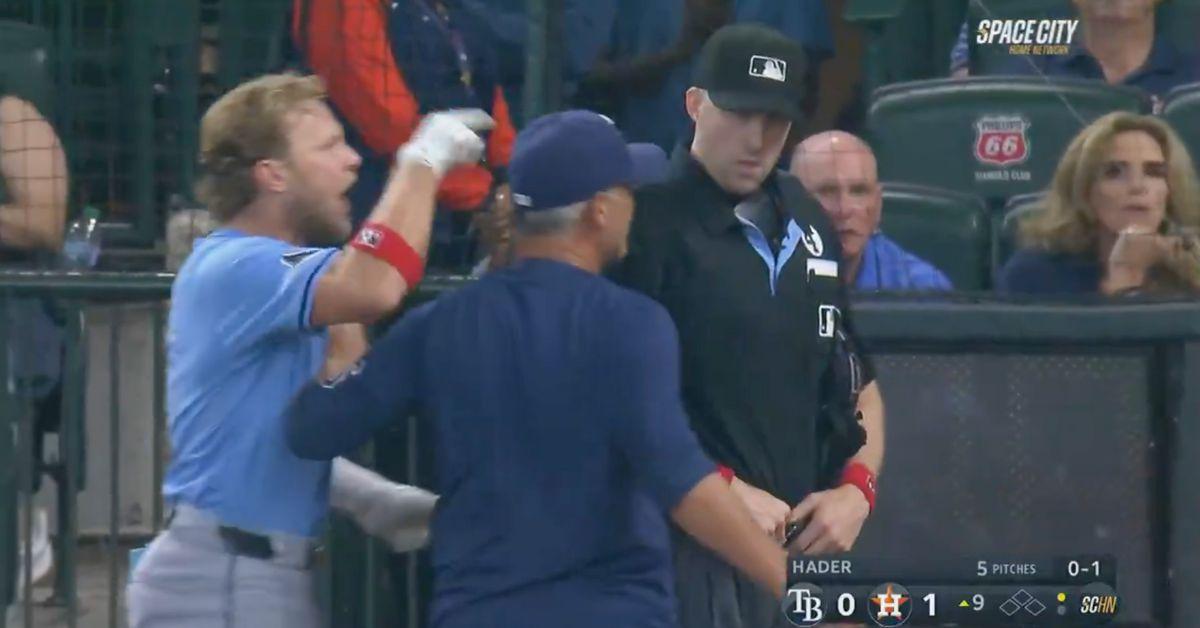 Taylor Walls yelling at his ump. 