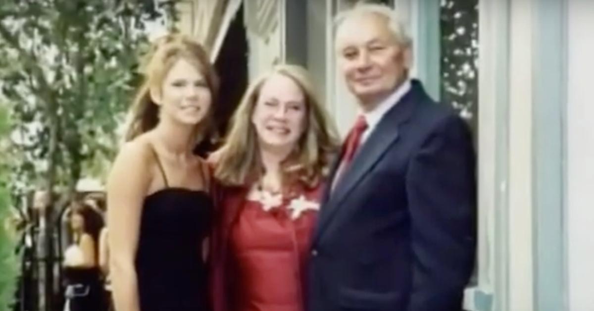 Ashley Barnett (L) and her mom (C)