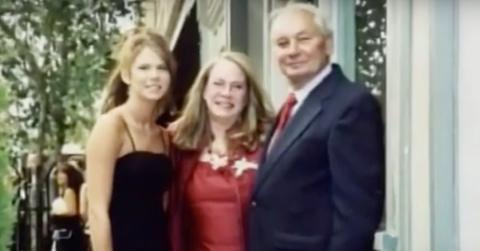 Ashley Barnett (L) and her mom (C)