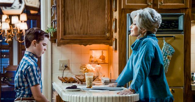 Meemaw and Sheldon in 'Young Sheldon'