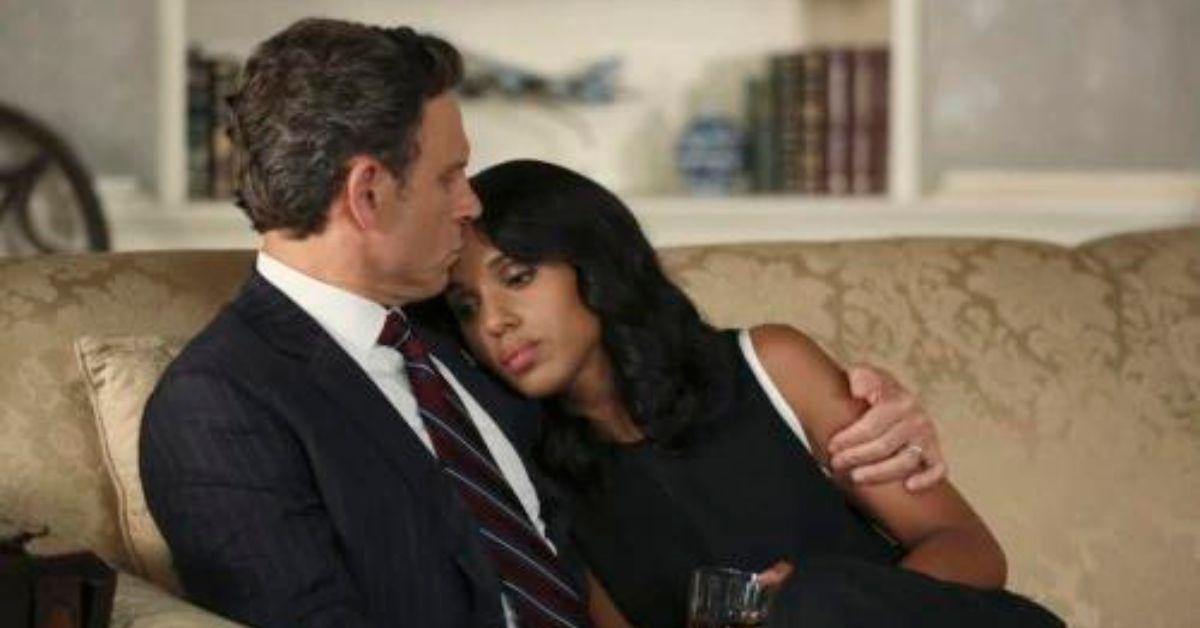 Olivia and Fitz cuddle on a couch in the Oval Office