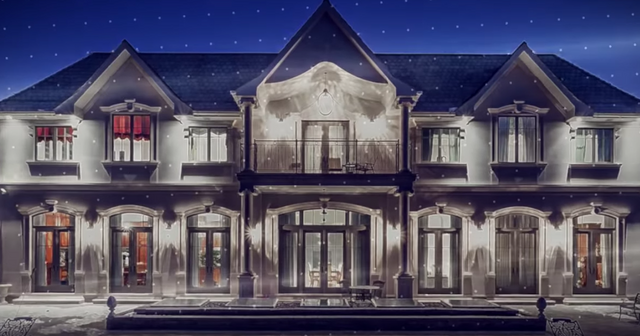 Drake's Toronto Mansion Is Totally Fit for Our Beloved Champagne Papi