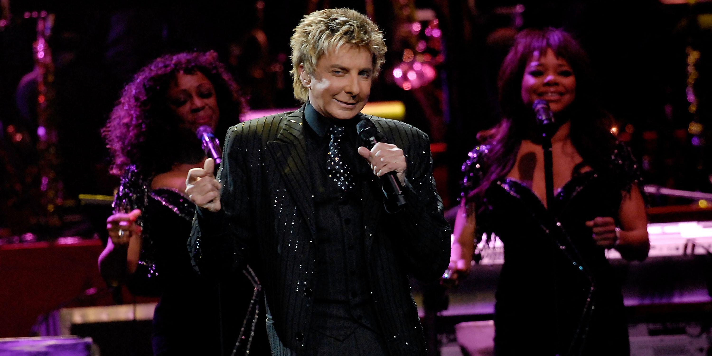 barry-manilow-performance-2