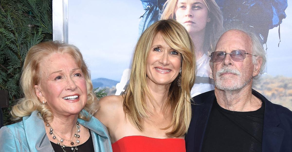 (l-r): Diane Ladd, Laura Dern, and Bruce Dern on the red carpet at a premiere.