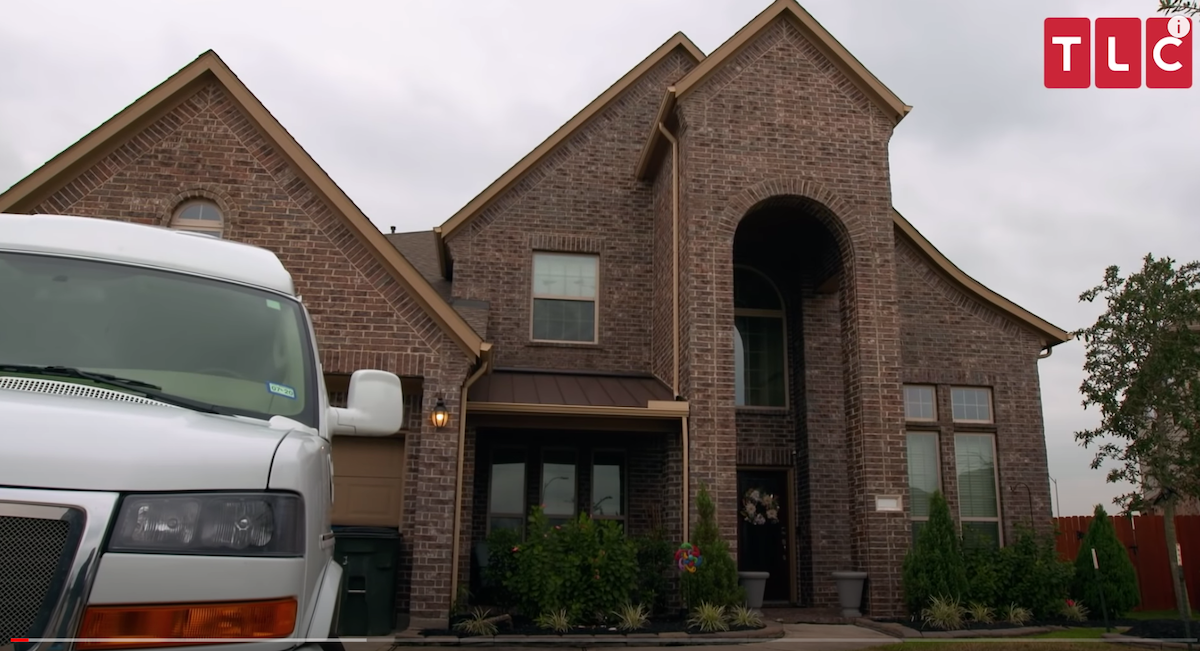 outdaughtered sick house