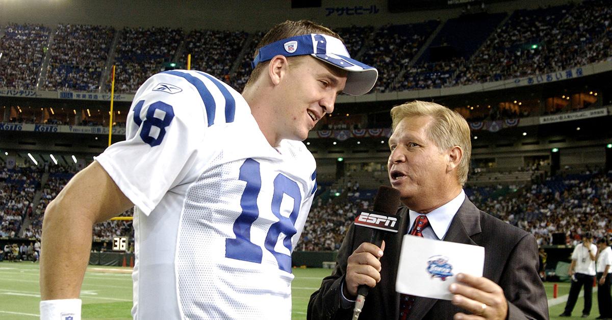 Chris Mortensen interviewing Peyton Manning after the American Bowl in 2005. 