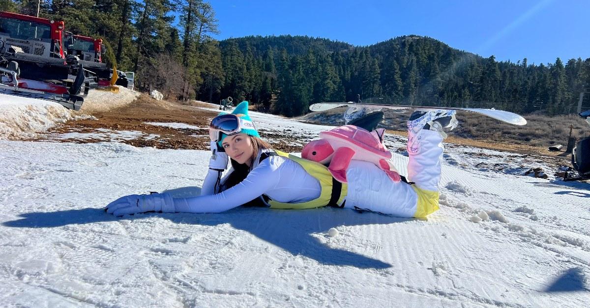 Watch Brazilian Bombshell Lucé Lu Coach Technical Snowboard Maintenance in Subzero Weather