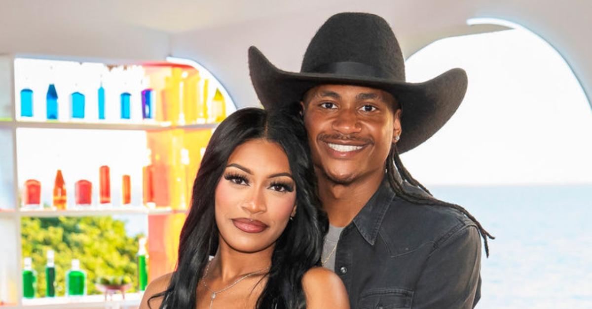 (l-r): Clarke Carraway and Taylor Williams on 'Love Island: Aftersun.'