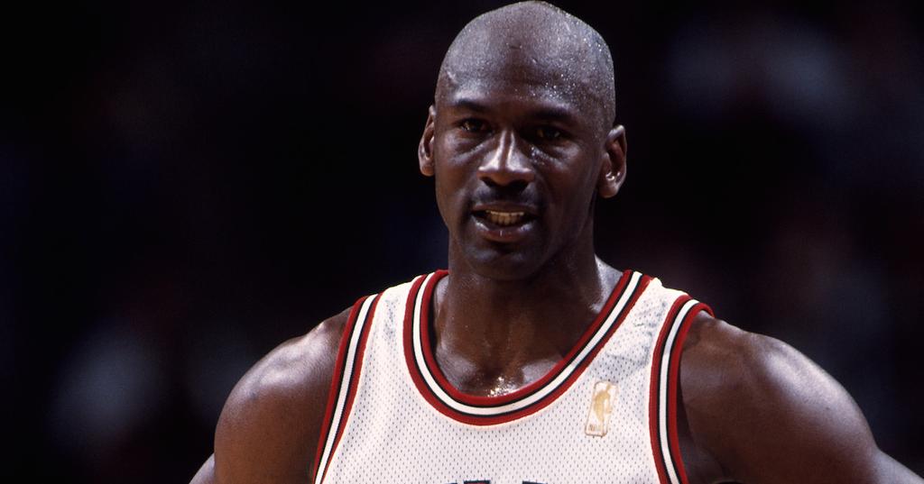 What Were Michael Jordan's Career Earnings in Comparison to Scottie Pippen?