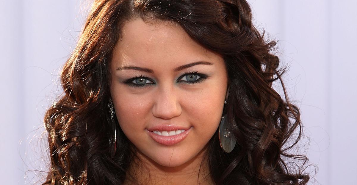 Red Carpet photo of Miley Cyrus from 2008