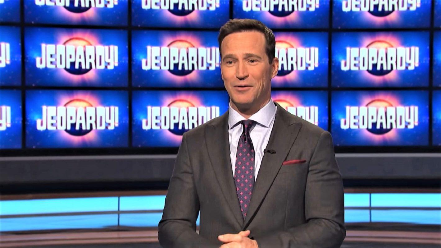 Mike Richards hosting 'Jeopardy!'