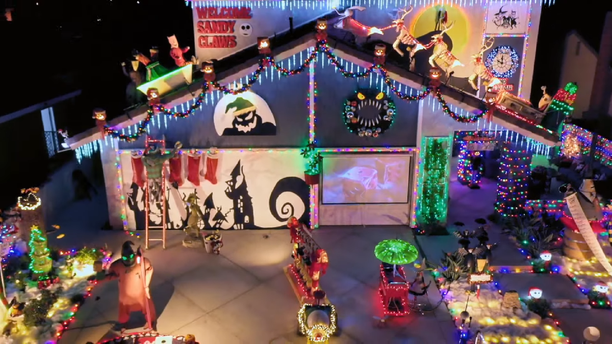 Great Christmas Light Show Prize 2022 Here's How You Can Apply To Be On 'The Great Christmas Light Fight'