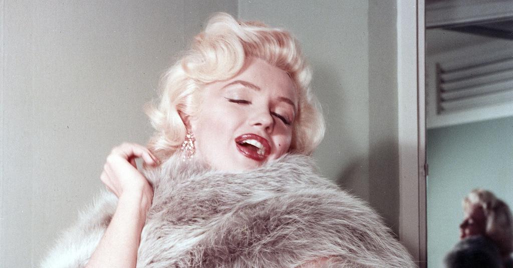 MARILYN MONROE #PhotoOfTheDay — We always have wondered why they ...