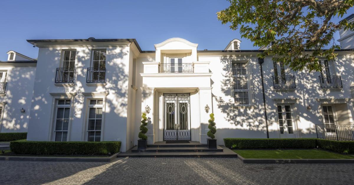 Entrance to Diddy's Beverly Hills home.