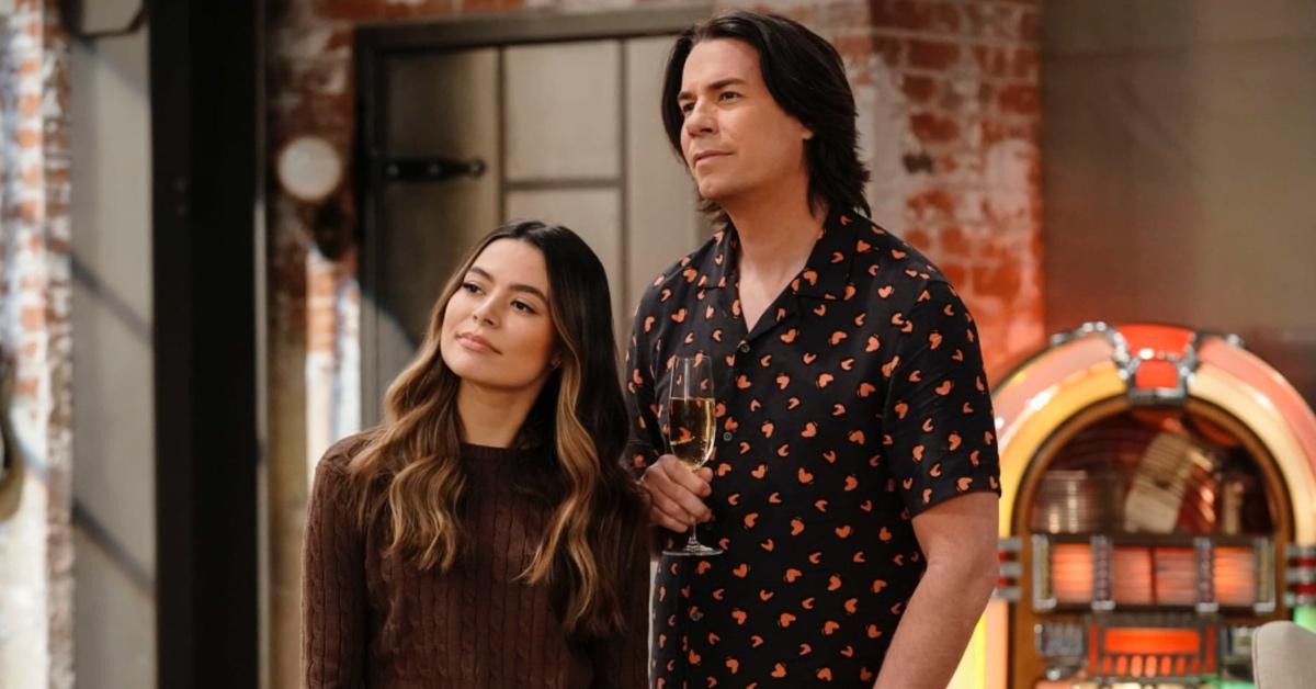 Miranda Cosgrove and Jerry Trainor as Carly and Spencer Shay in 'iCarly.'