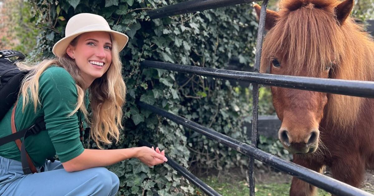 Olivia Plath with a horse on Instagram