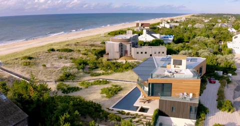 sandy-million-dollar-beach-house-2-1598894174197.jpg