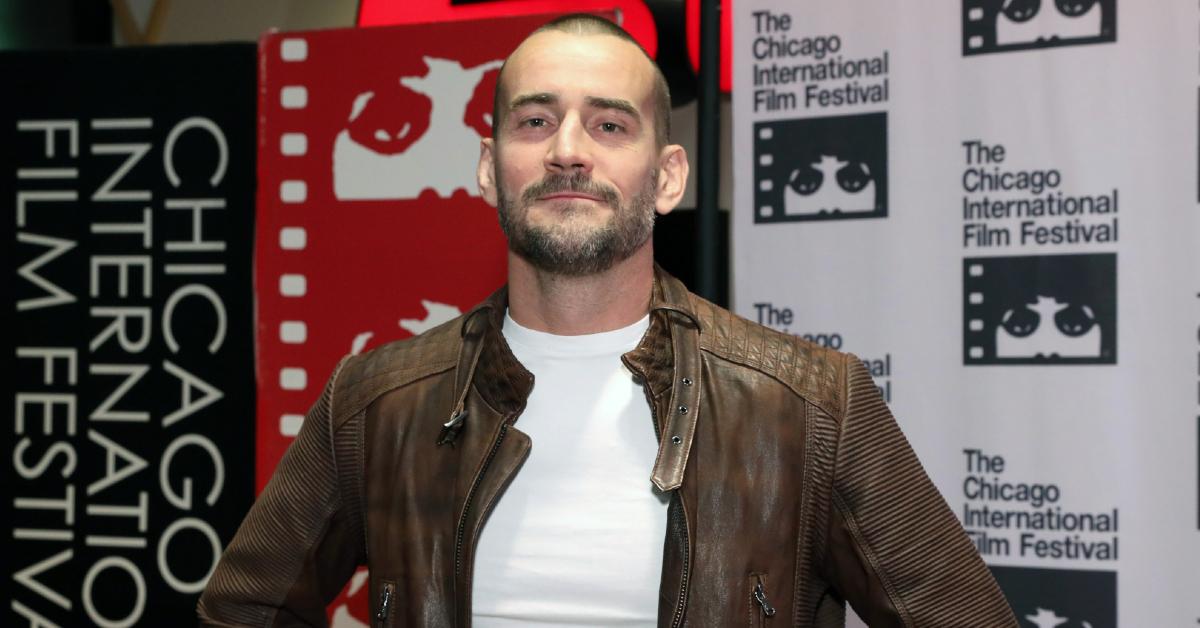 Cm Punk Signed With Aew And Pro Wrestling Fans Are Going Nuts