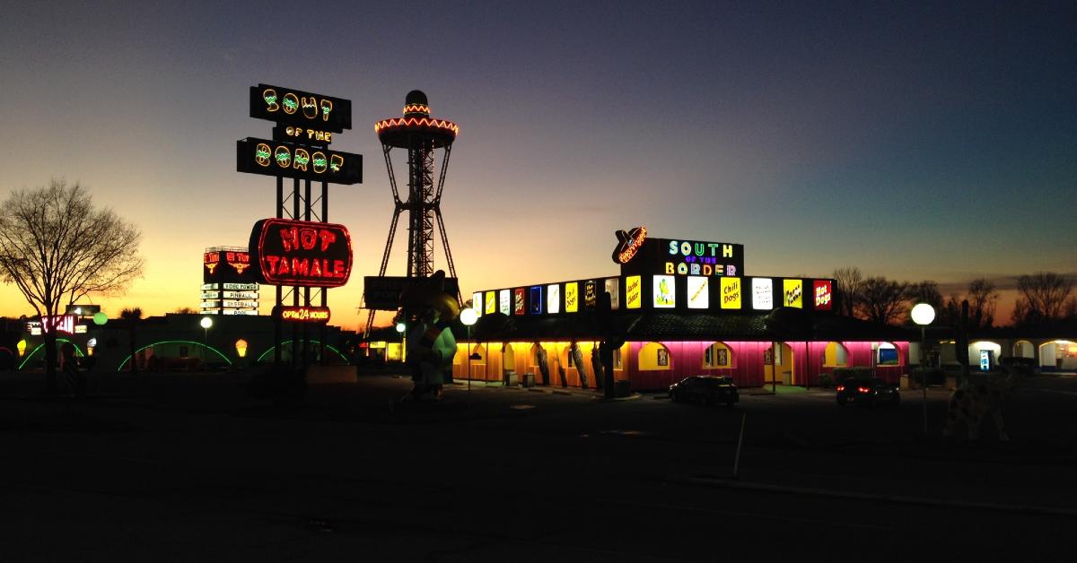 south of the border sign - hot tomale