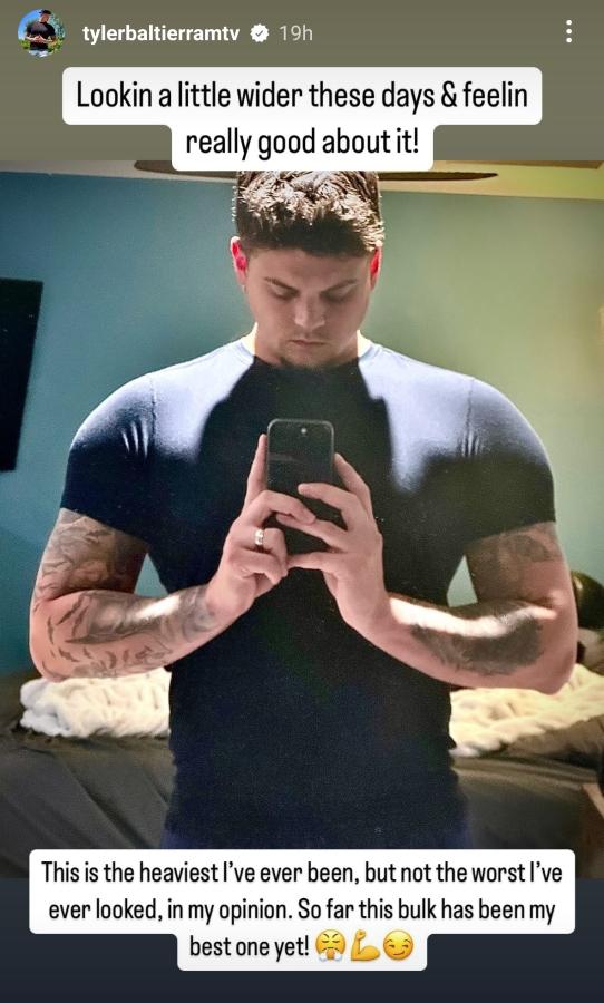 Tyler Baltierra's workout Instagram selfie