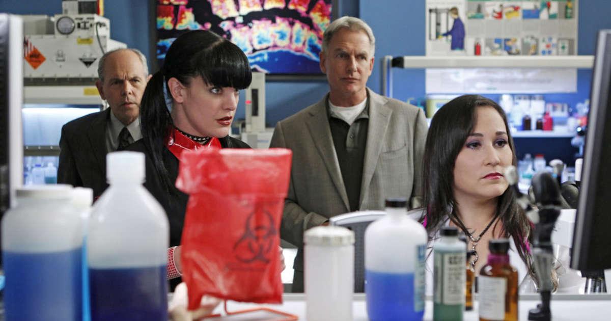 Pauley Perrette as Abby and Meredith Eaton as Carol on 'NCIS'