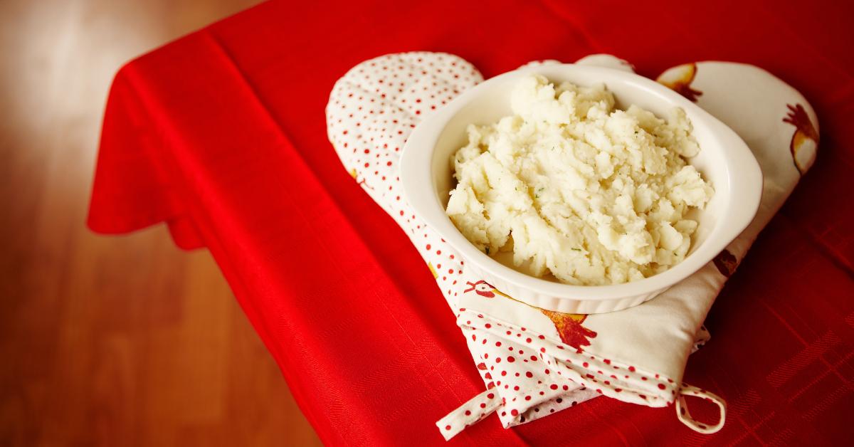 A bowl of mashed potatoes.