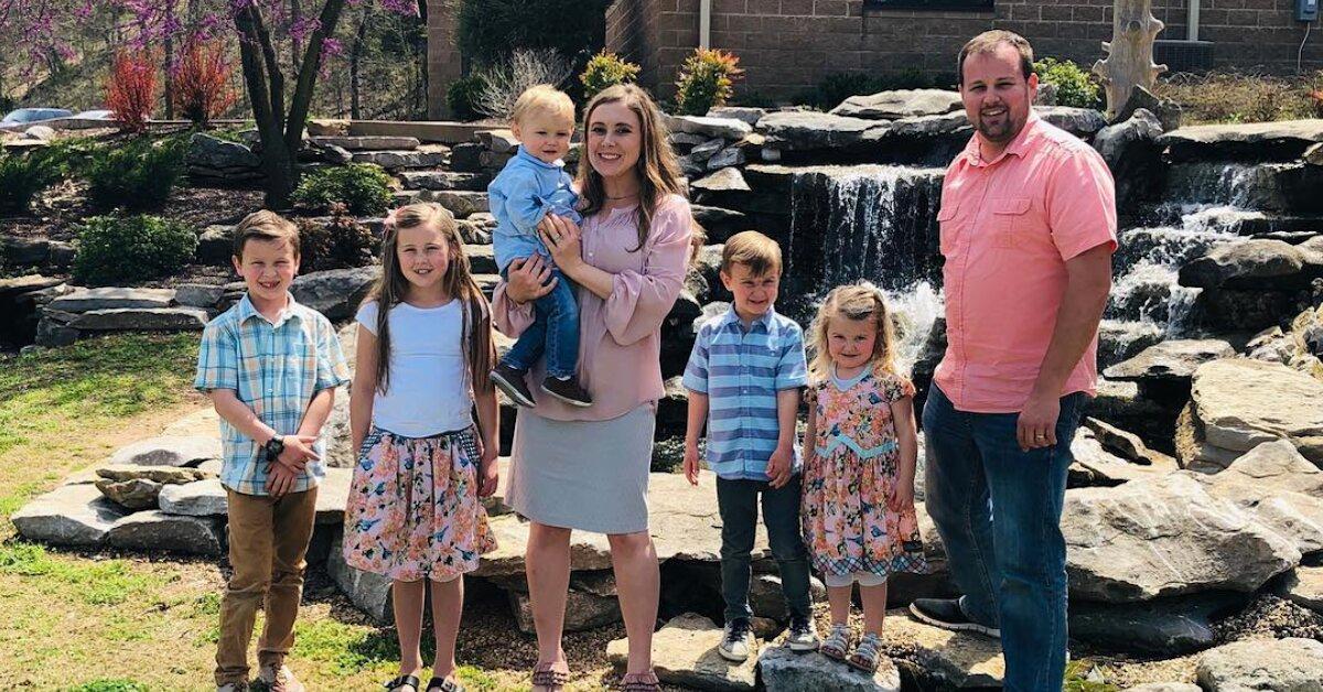 josh and anna duggar family