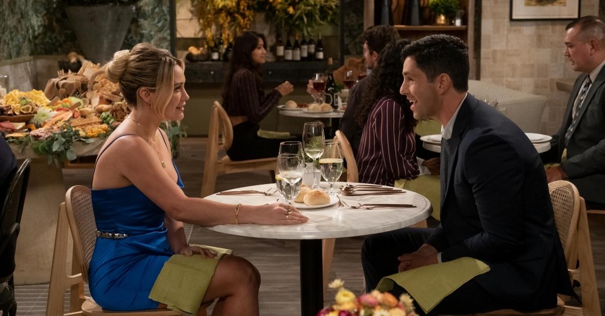 Josh Peck and Hilary Duff in 'HIMYF'.