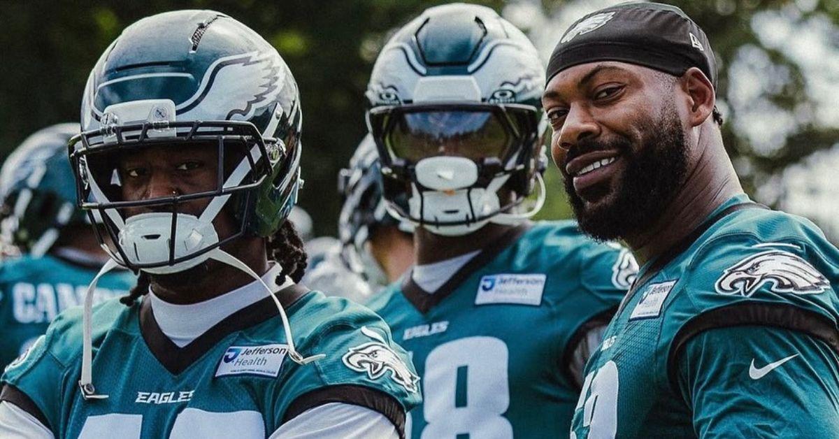 Za'Darius Smith Photographed Playing with the Eagles