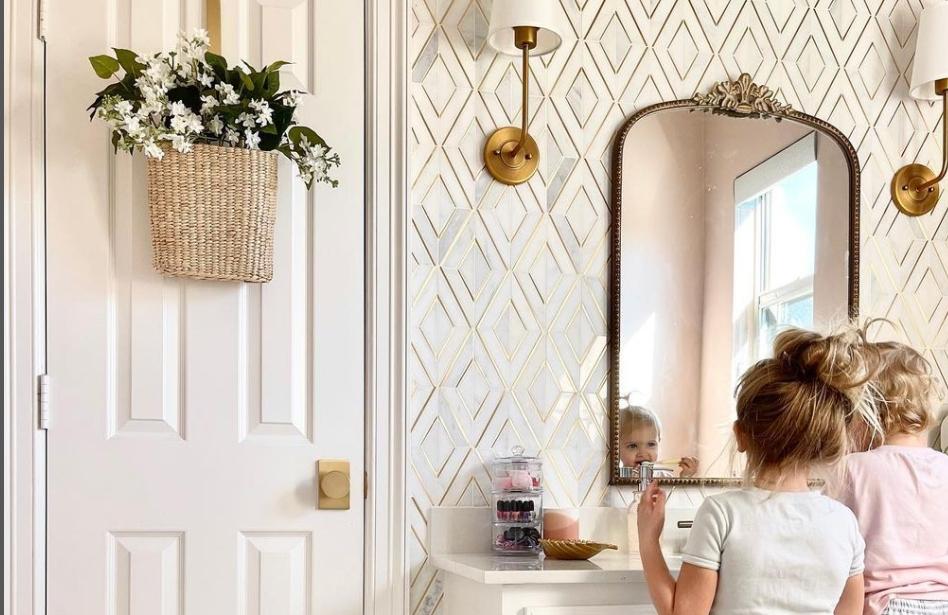 Jenn Todryk's daughter's bathroom