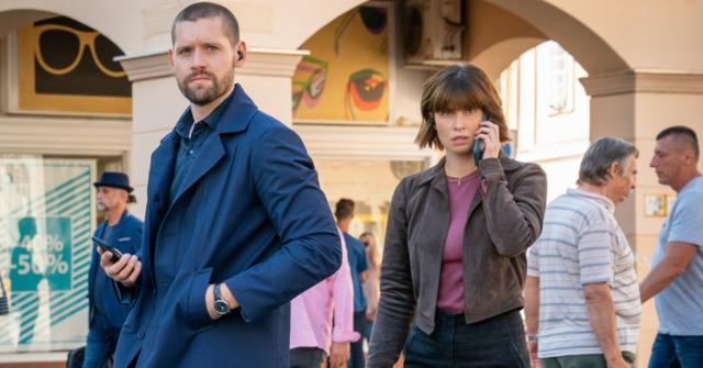 Scott Forrester and Jamie Kellett in 'FBI: International'