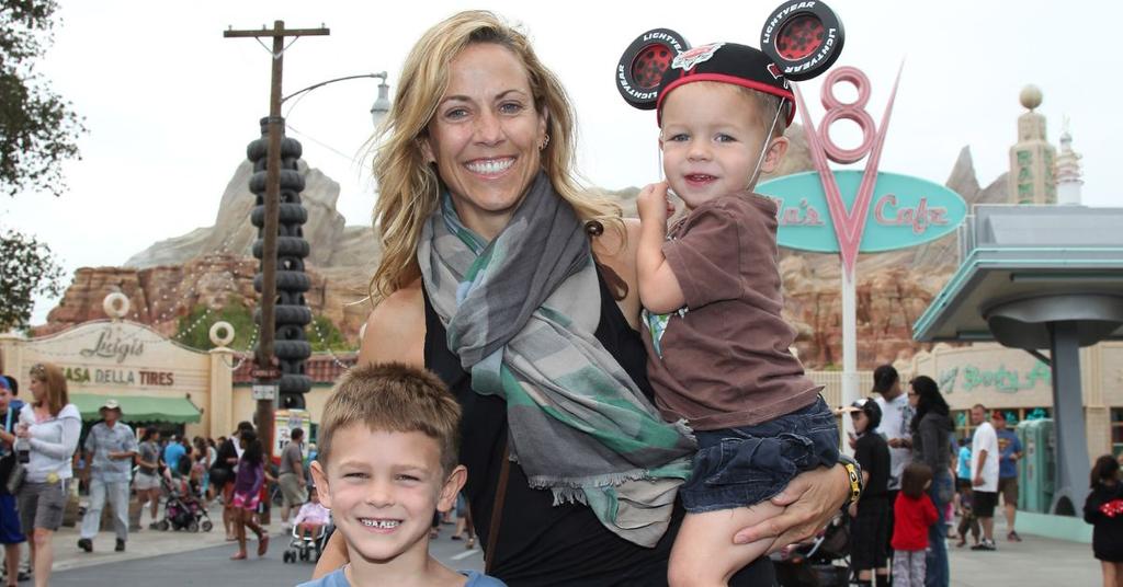 Who are sheryl crow s kids details about her adopted sons