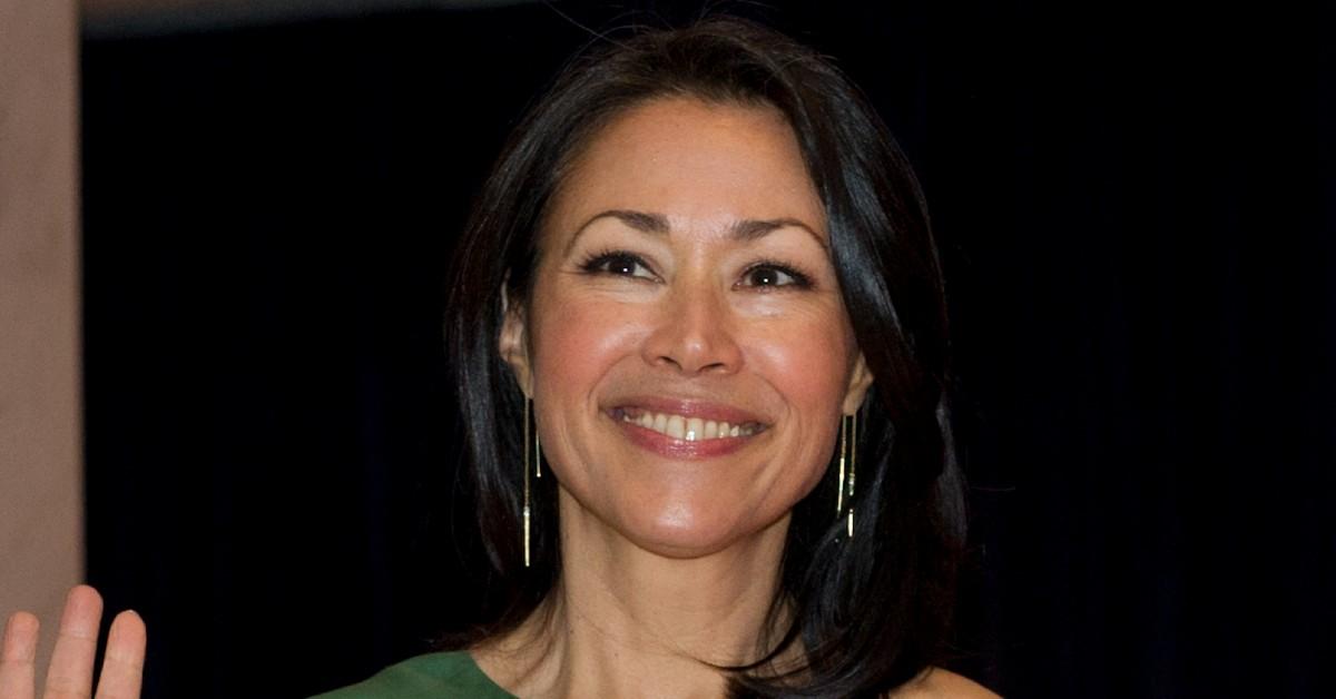 Ann Curry waving to the camera while smiling