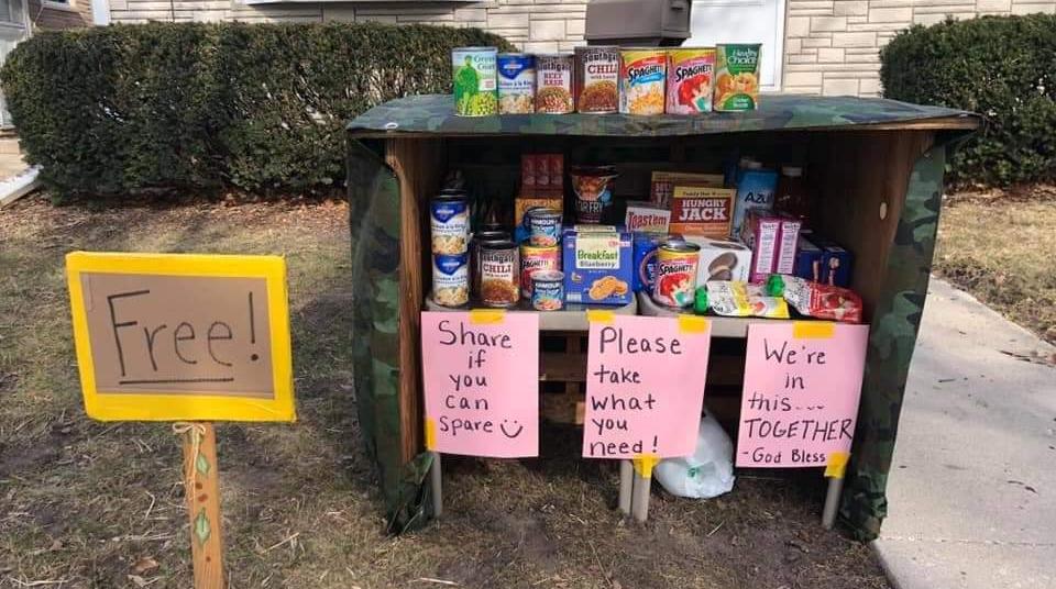 Family Set up Outdoor Pantry Offering Free Groceries — and Now the ...