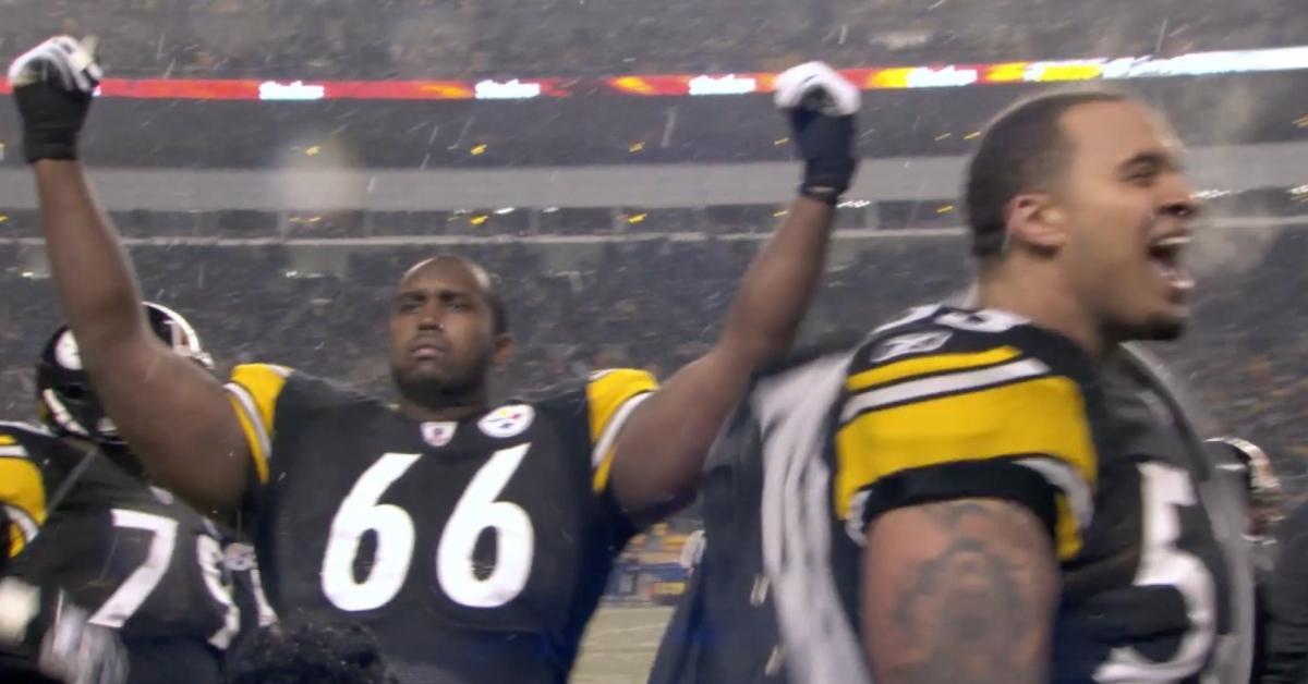 Steelers players singing along with "Renegade."