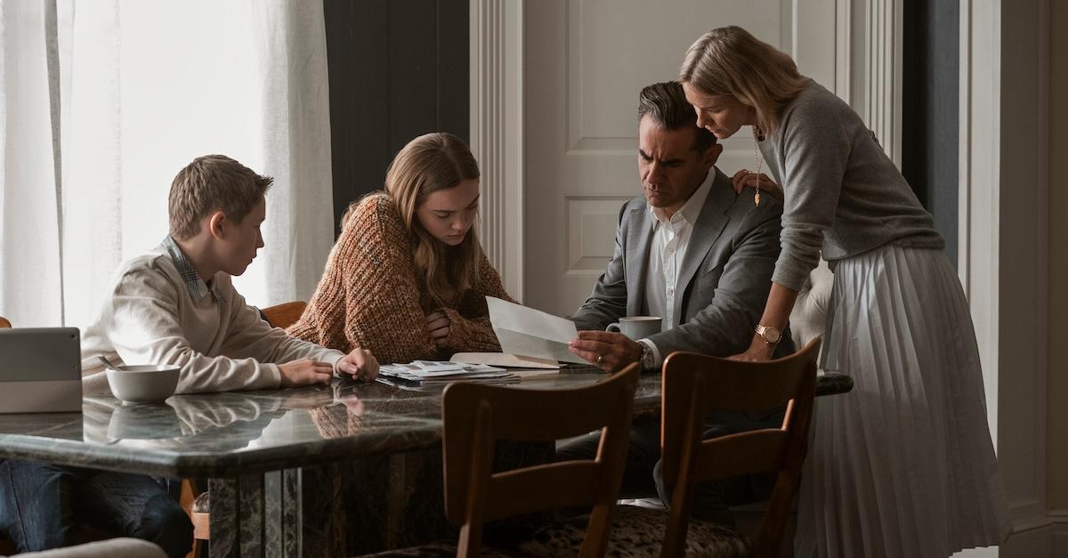 Luke David Blumm as Carter Brannock, Isabel Marie Gravitt as Ellie Brannock, Bobby Cannavale as Dean Brannock, Naomi Watts as Nora Brannock in episode 101 of The Watcher