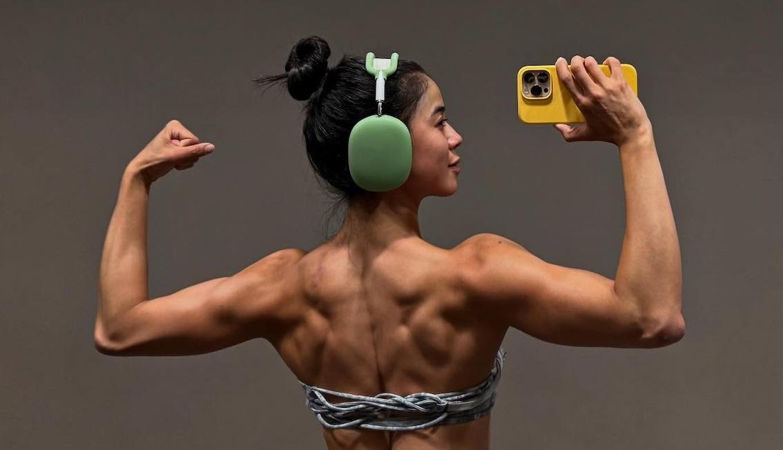 leah lewis body