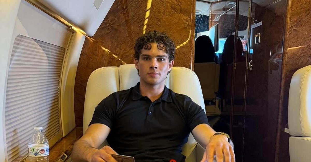 Clavicular in a private plane.