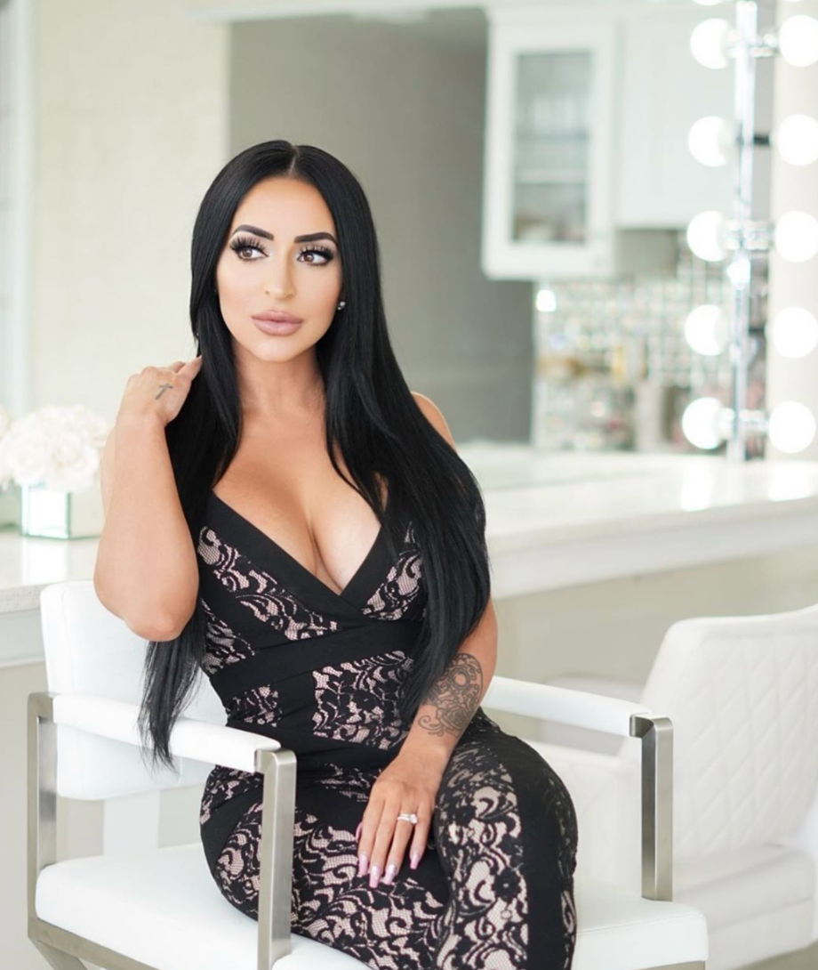 Boobs angelina pivarnick Angelina Pivarnick. 