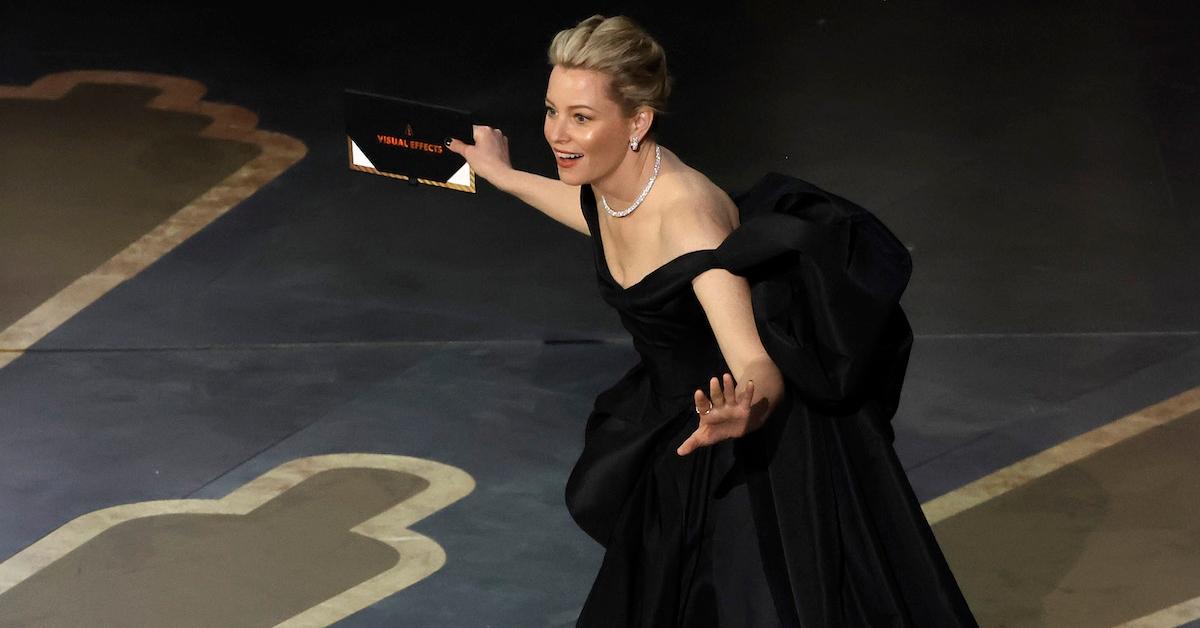 Elizabeth Banks almost fell at the Oscars