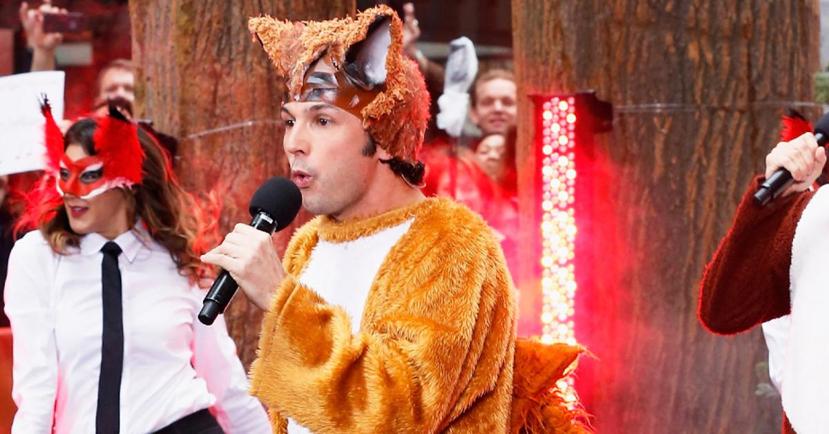 Ylvis: The Fox Performing What Does the Fox Say